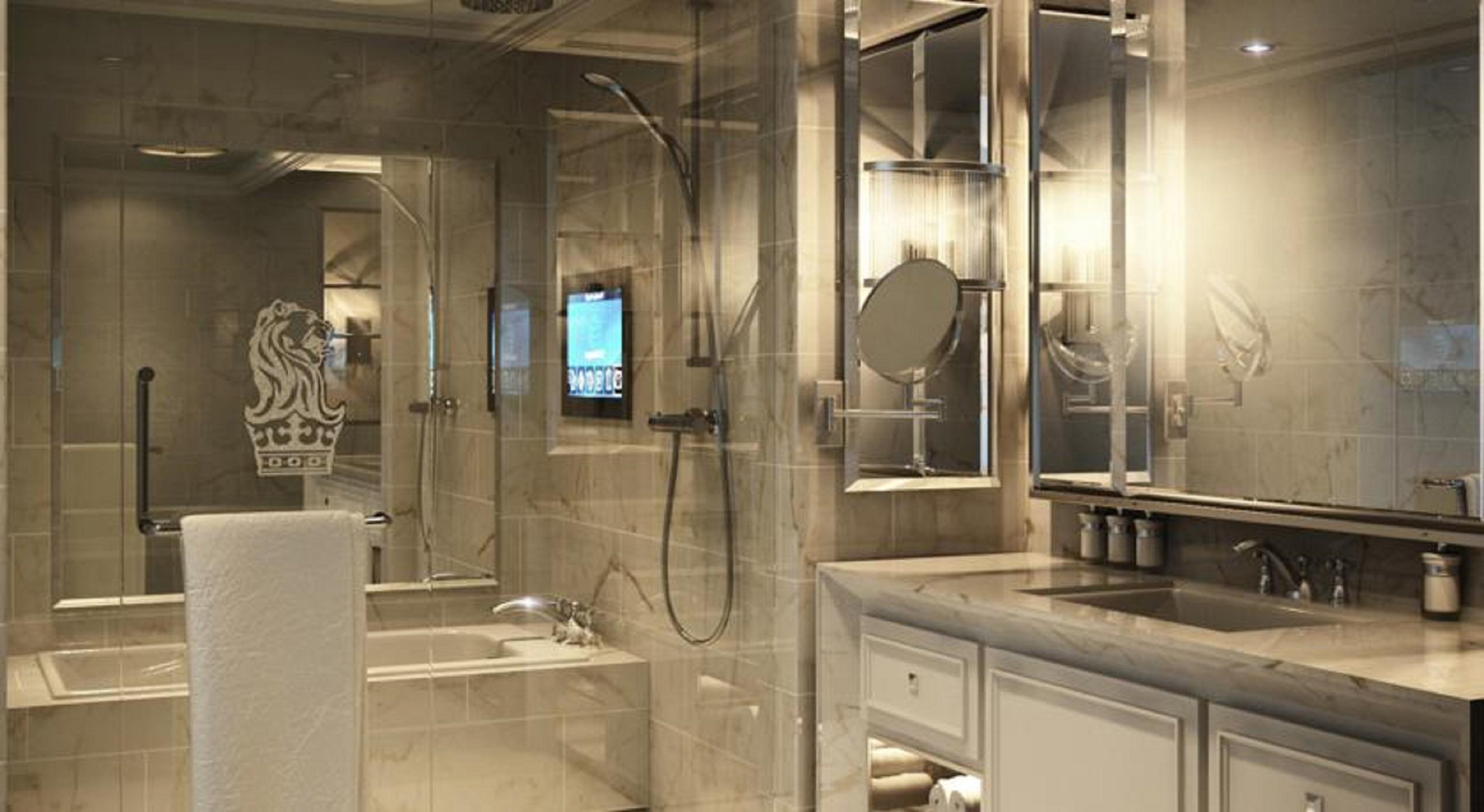 Hotel The Ritz-Carlton, Kuala Lumpur Zewnętrze zdjęcie A bathroom with a shower enclosure