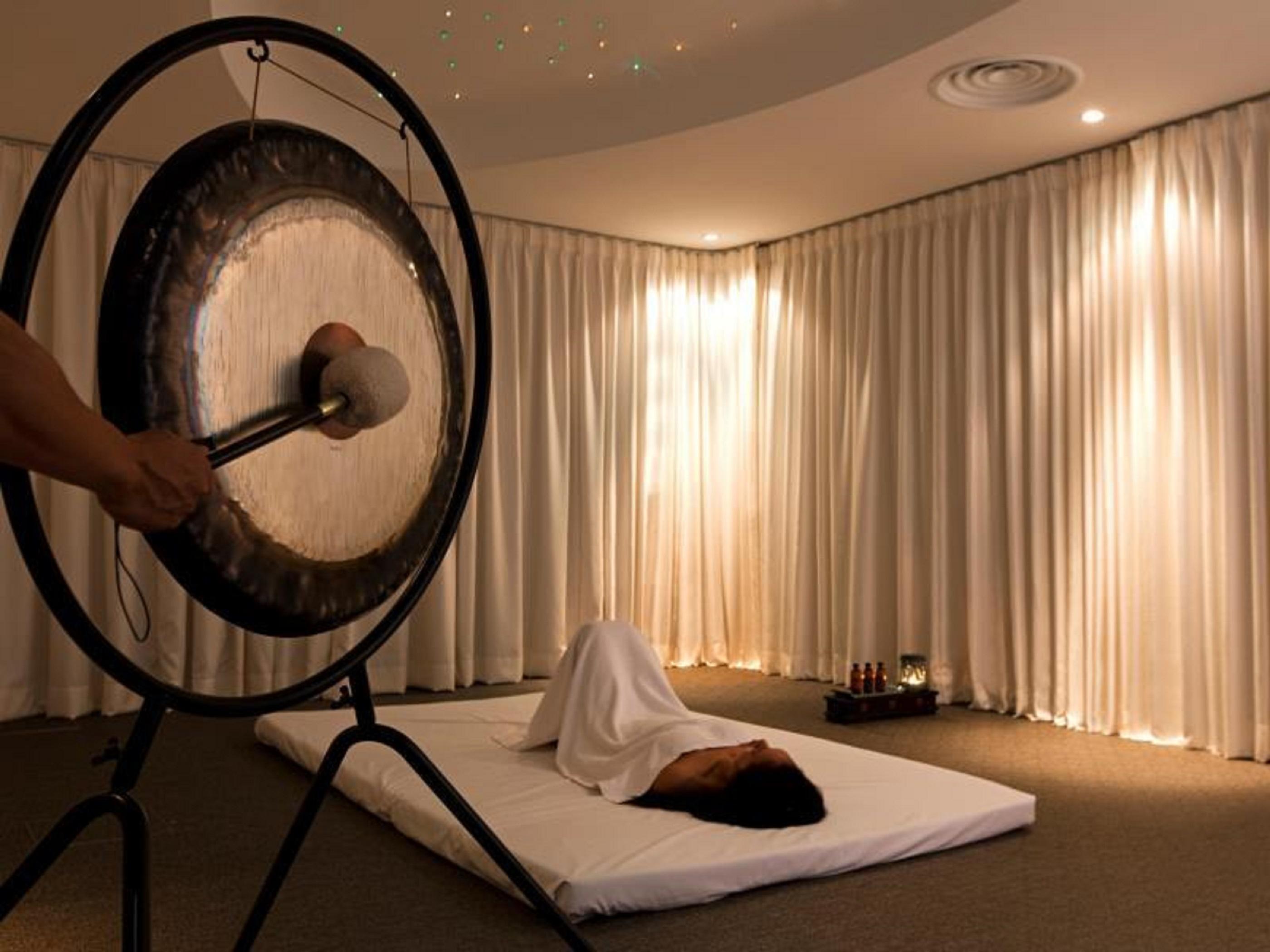 Hotel The Ritz-Carlton, Kuala Lumpur Zewnętrze zdjęcie Gong therapy