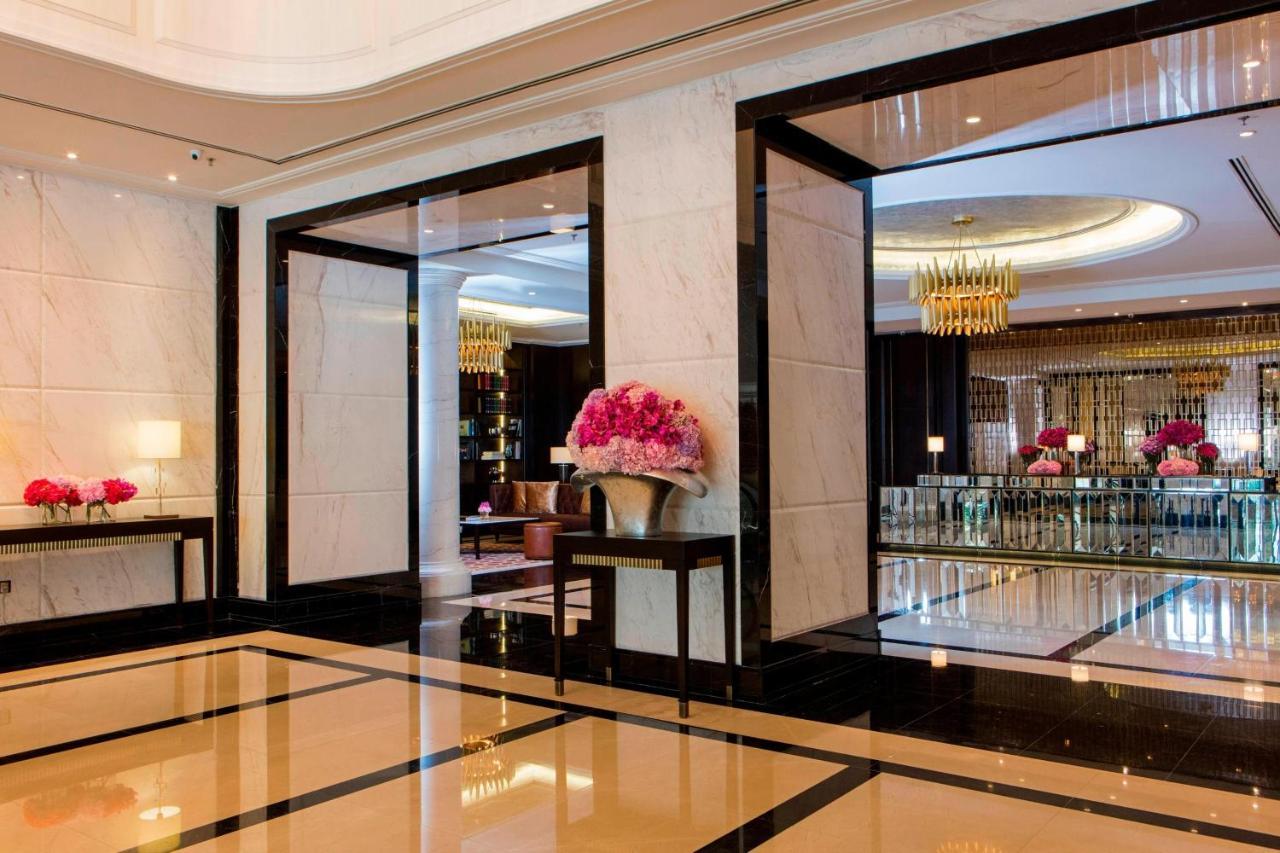 Hotel The Ritz-Carlton, Kuala Lumpur Zewnętrze zdjęcie The lobby of the hotel