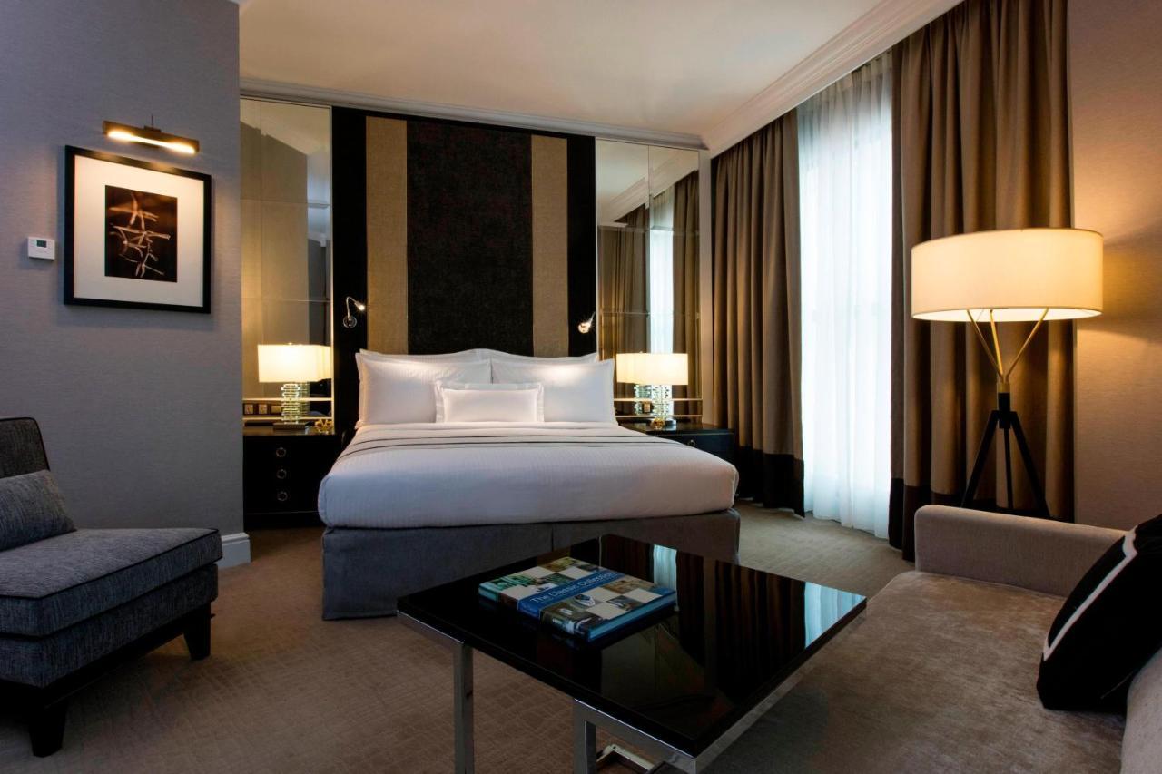 Hotel The Ritz-Carlton, Kuala Lumpur Zewnętrze zdjęcie A room at the Mandarin Oriental, Paris