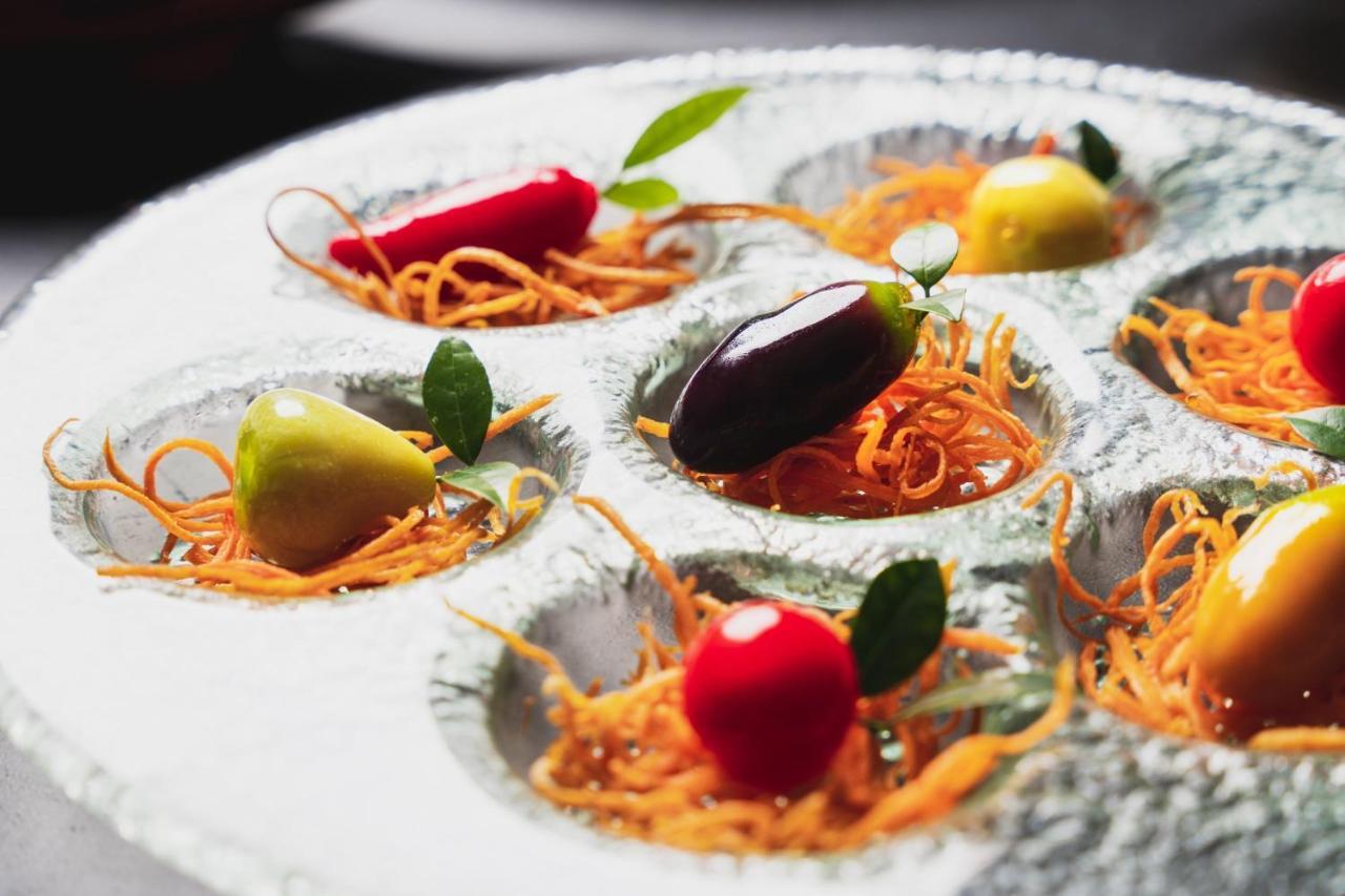 Hotel The Ritz-Carlton, Kuala Lumpur Zewnętrze zdjęcie Canapés