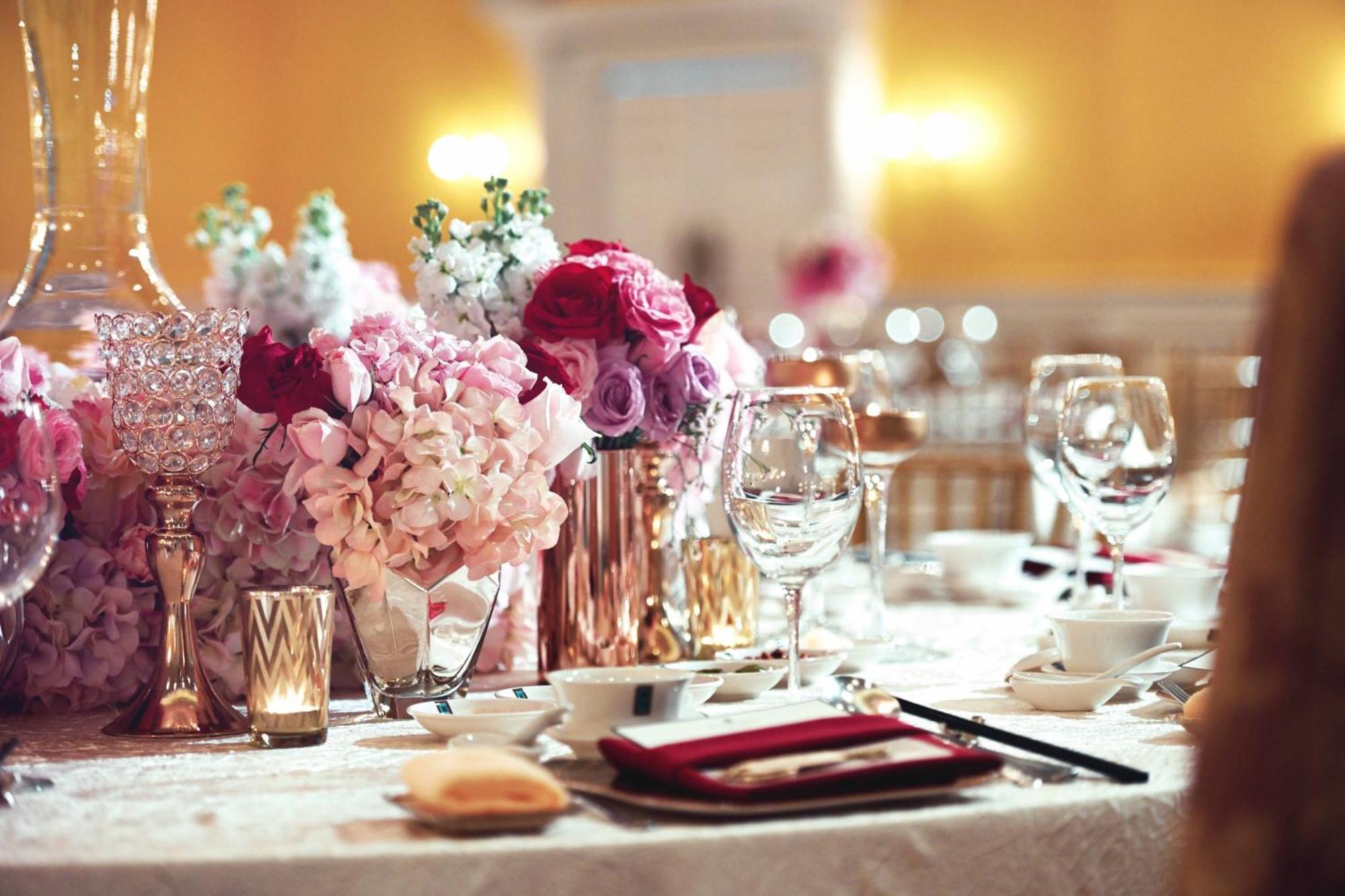 Hotel The Ritz-Carlton, Kuala Lumpur Zewnętrze zdjęcie A table set for a formal dinner