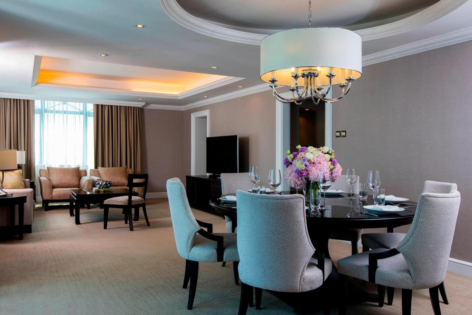 Hotel The Ritz-Carlton, Kuala Lumpur Zewnętrze zdjęcie A suite at the hotel
