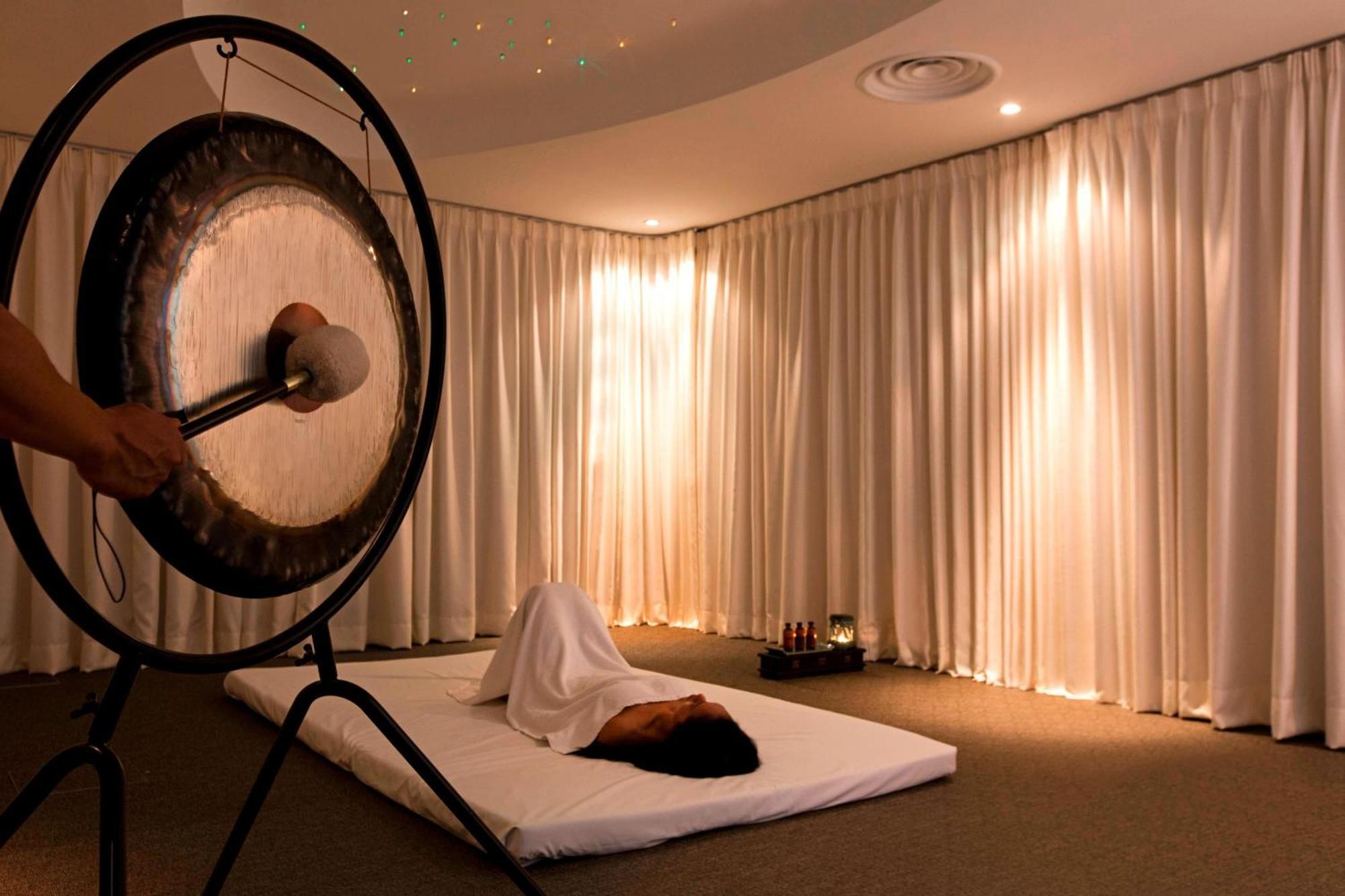 Hotel The Ritz-Carlton, Kuala Lumpur Zewnętrze zdjęcie Gong therapy