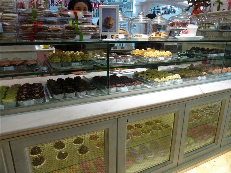 Hotel The Ritz-Carlton, Kuala Lumpur Zewnętrze zdjęcie A pastry shop in Athens, Greece